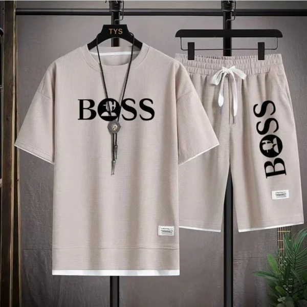 Men's luxurious sportswear set (casual fitness style): A two-piece combination of a T-shirt and shorts, with short sleeves, summ
