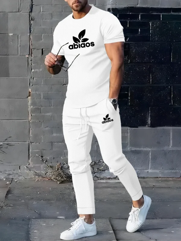 The new men's set for summer 2025 is a casual and fashionable street style with 3D letter prints that are soft and comfortable